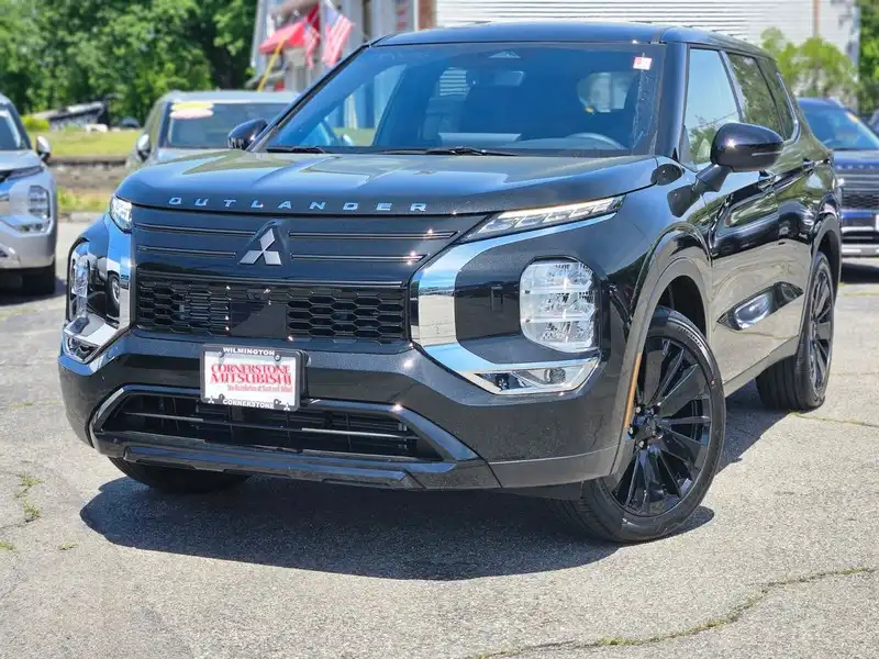 2026 Mitsubishi Outlander LE S-AWC's photo