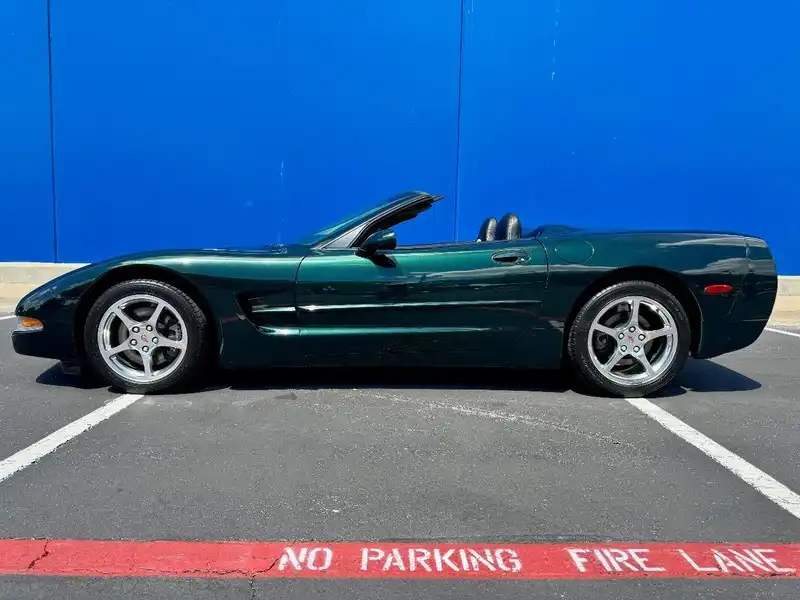 2000 Chevrolet Corvette Convertible's photo