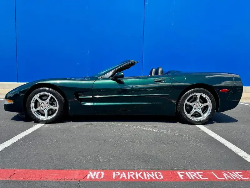 2000 Chevrolet Corvette Convertible's photo