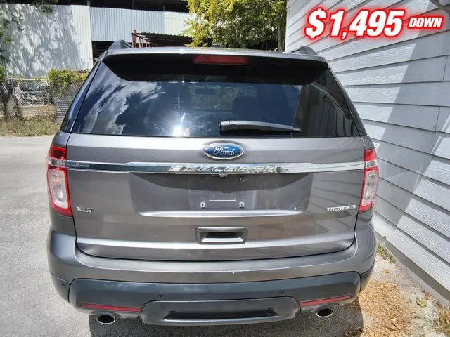 2013 Ford Explorer XLT photo 3