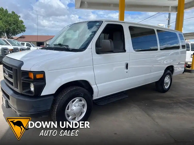 2013 Ford E-Series E-350 XL Super Duty Extended's photo