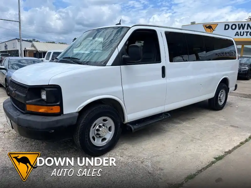 2012 Chevrolet Express 3500 LS Extended's photo