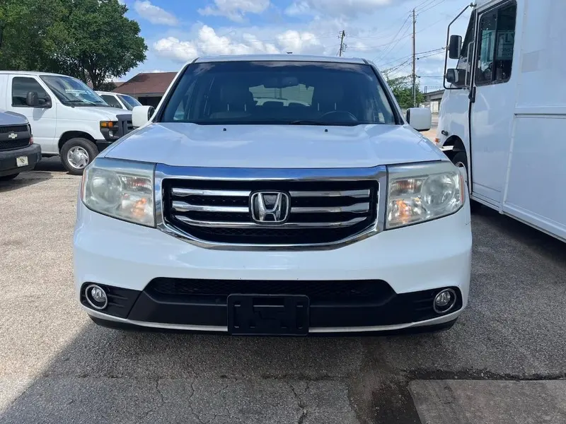 Vehicle Image 2