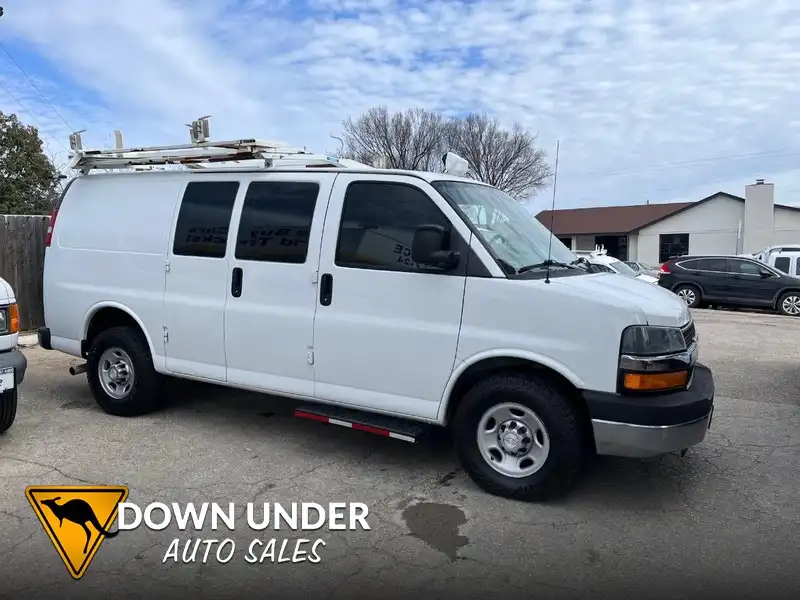 2016 Chevrolet Express 2500 Work Van HD's photo