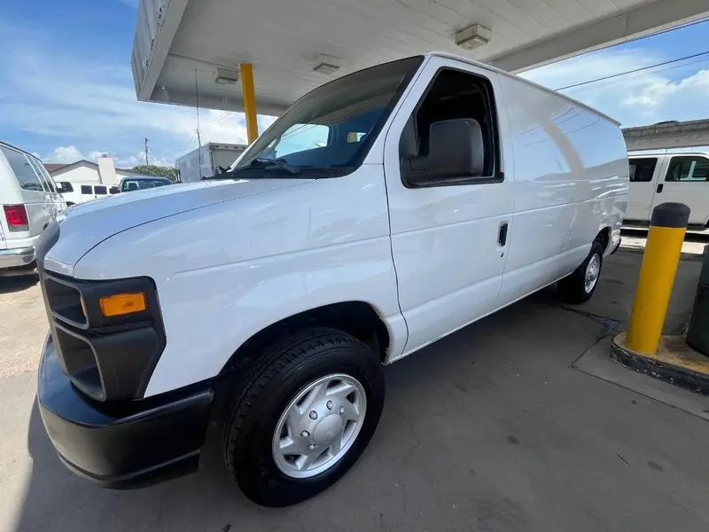 2012 Ford E-Series E-150 Van photo 3