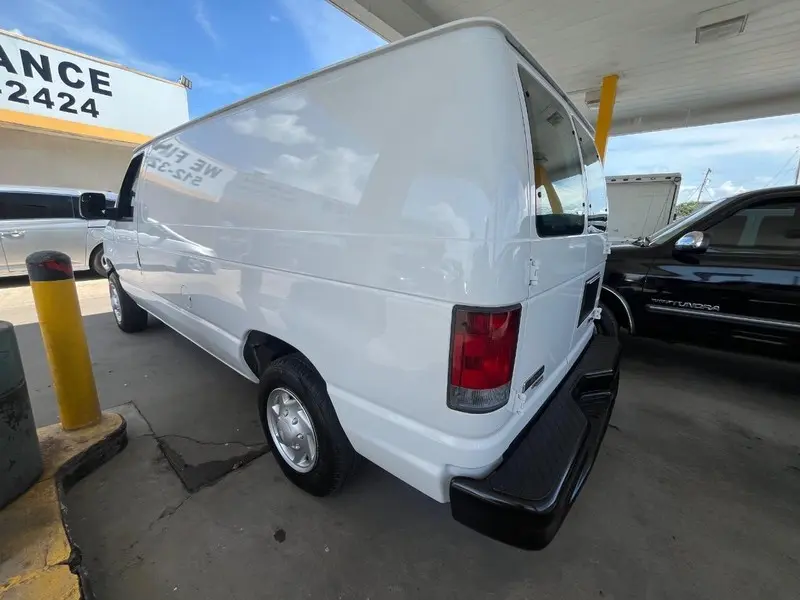 2012 Ford E-Series E-150 Van photo 5