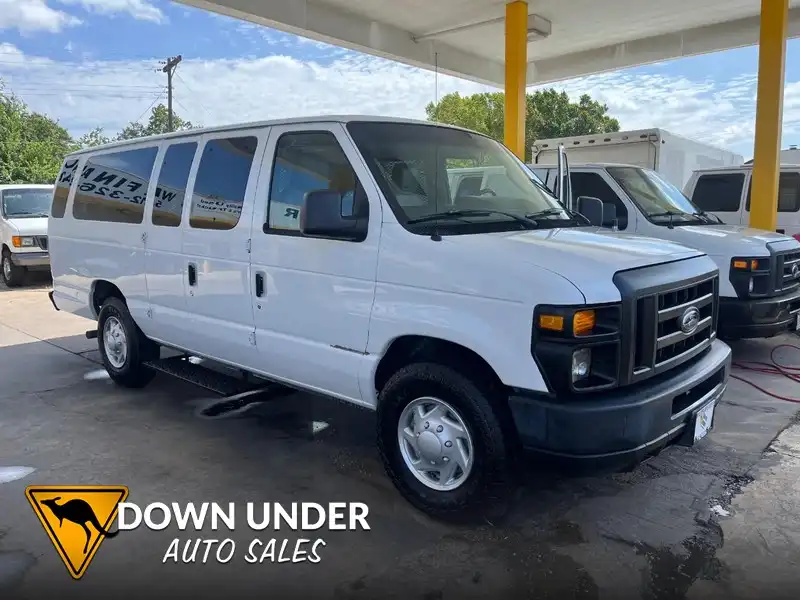 2009 Ford E-Series E-350 XL Super Duty Extended's photo