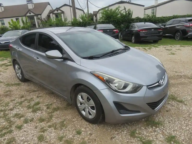 2016 Hyundai Elantra 1.8 SE M/T's photo