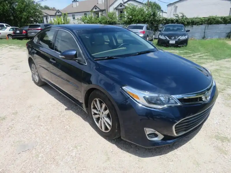 2015 Toyota Avalon XLE's photo