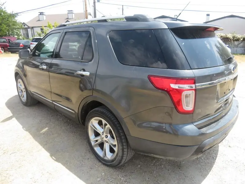 2015 Ford Explorer Limited photo 3