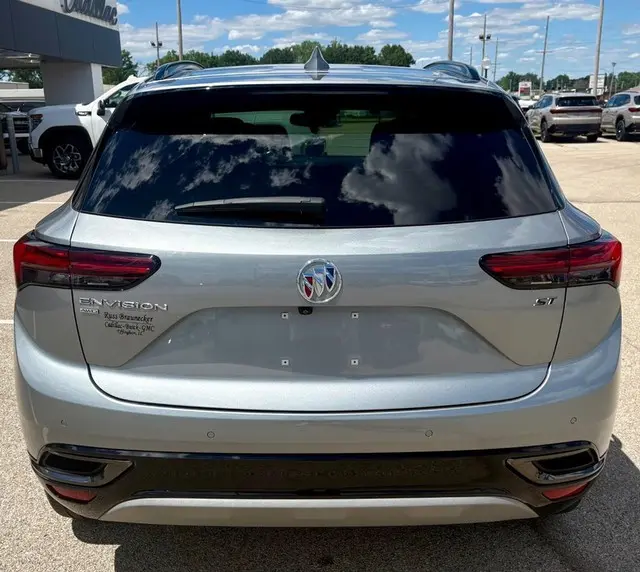 2023 Buick Envision Essence AWD photo 4