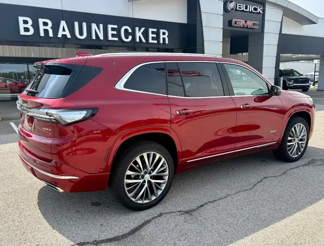 2025 Buick Enclave Avenir AWD photo 3