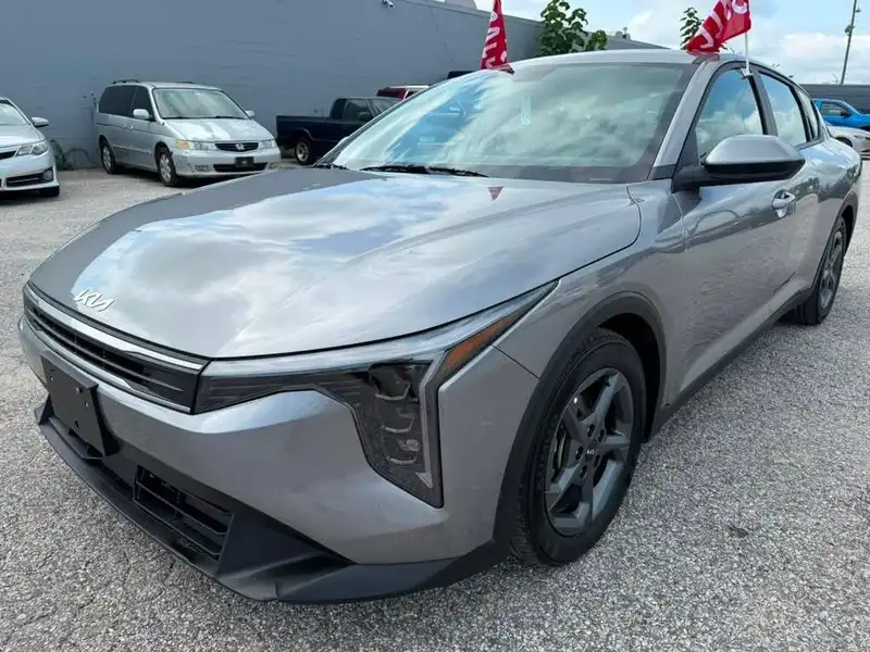 2026 Kia K4 LXS AT's photo