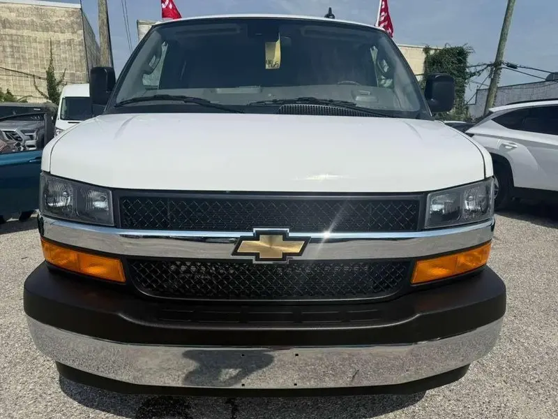 2024 Chevrolet Express LT 3500 Extended photo 4