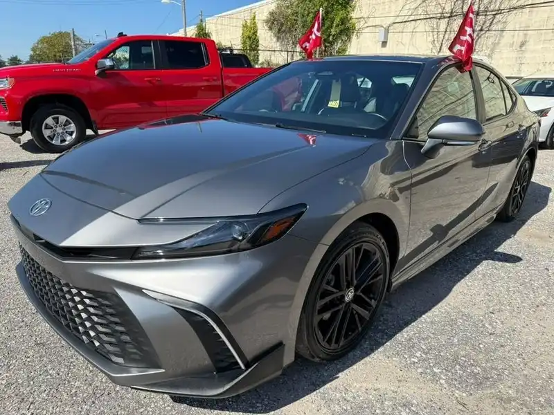 2026 Toyota Camry SE Hybrid's photo