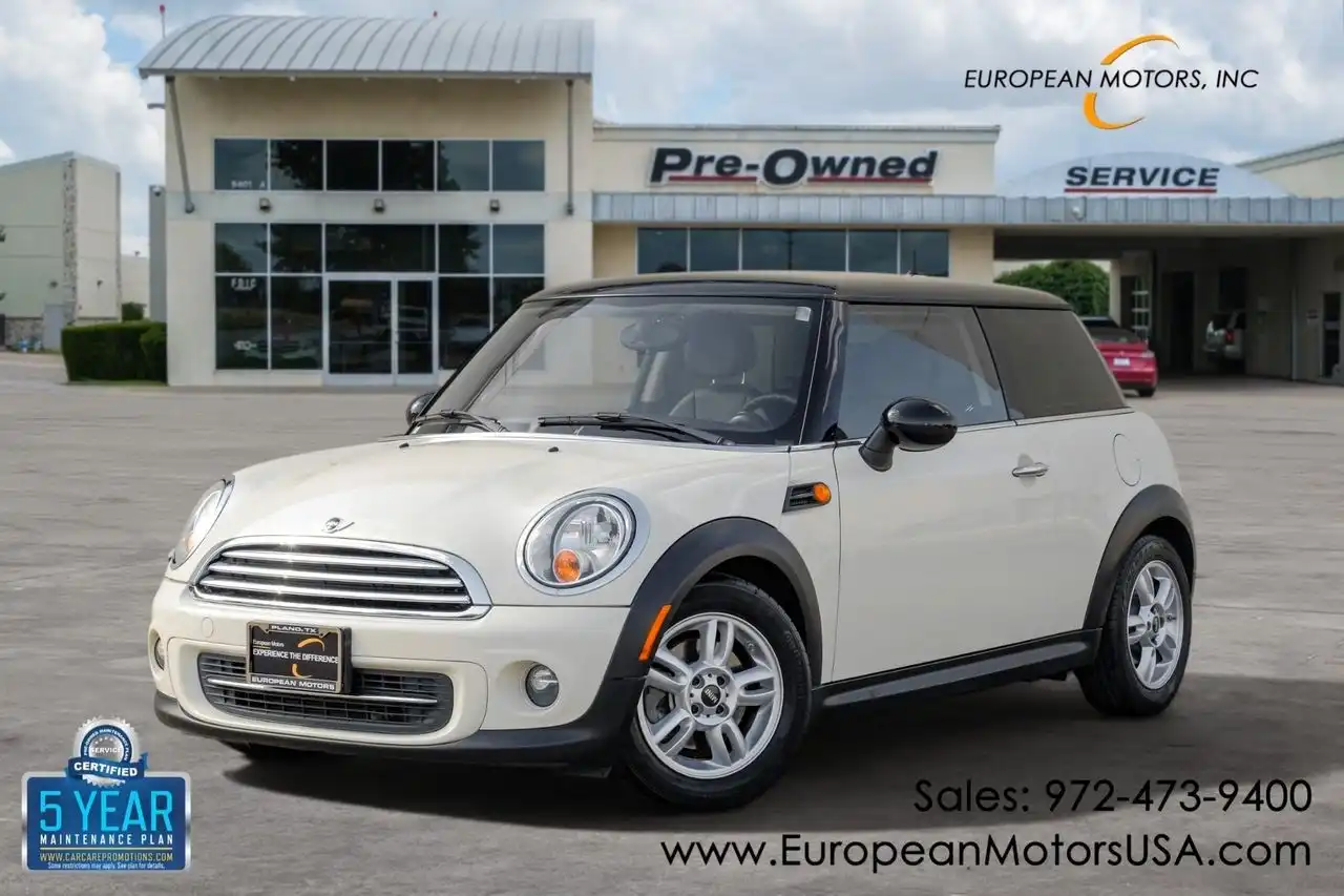 2013 MINI Cooper Base's photo