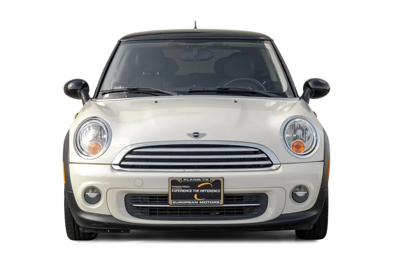 2013 MINI Cooper Base photo 5