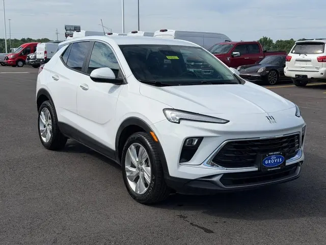 2024 Buick Encore GX Preferred photo 3