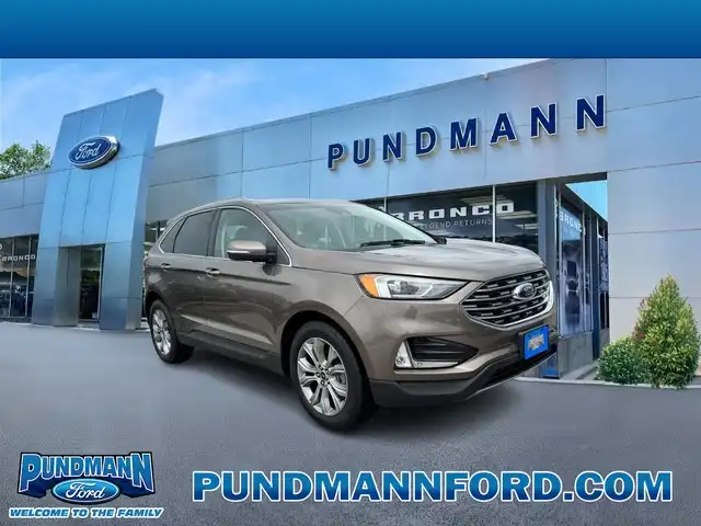 2019 Ford Edge Titanium's photo