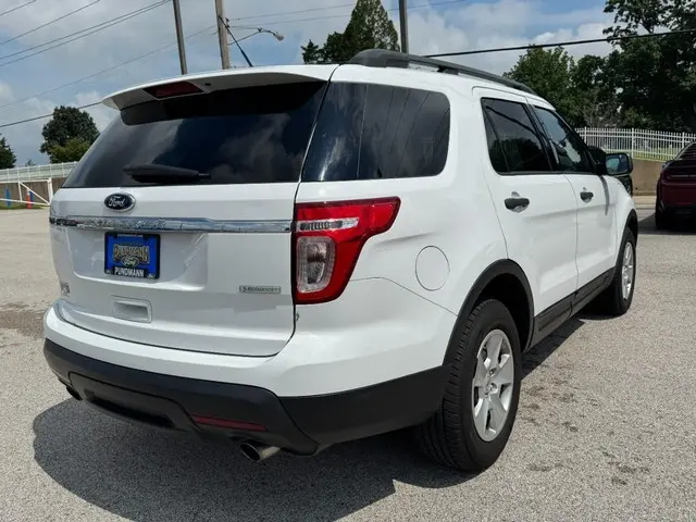 2014 Ford Explorer Base photo 3
