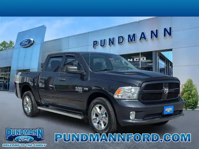 2019 RAM 1500 Classic Express Crew Cab 4x4 5'7's photo