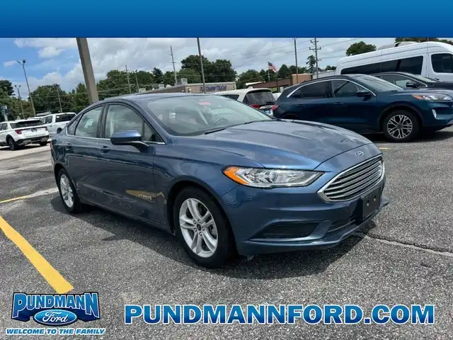 2018 Ford Fusion S's photo