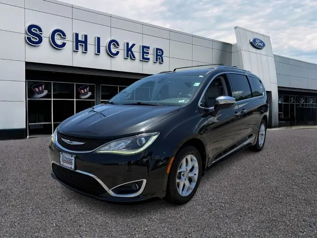 2020 Chrysler Pacifica Limited photo 3