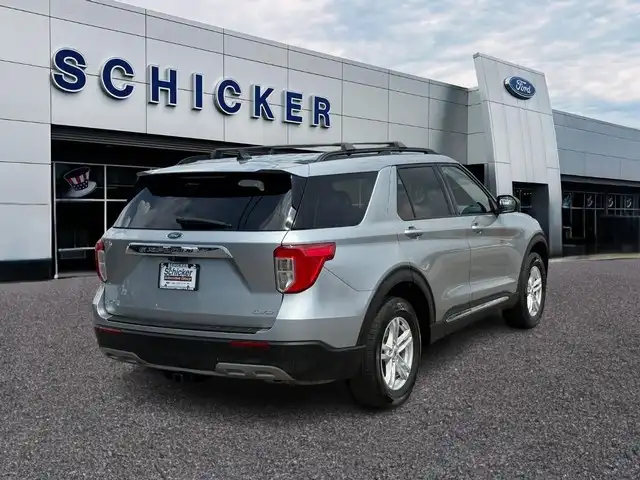 2022 Ford Explorer XLT 4WD's photo