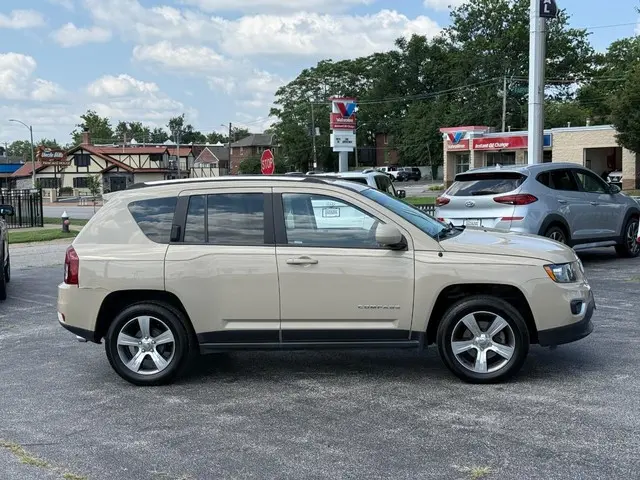 2017 Jeep Compass High Altitude photo 4