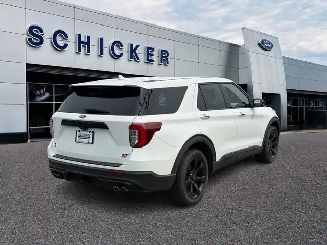 2022 Ford Explorer ST 4WD's photo