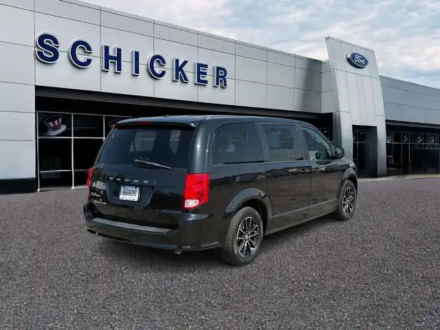 2018 Dodge Grand Caravan SXT's photo