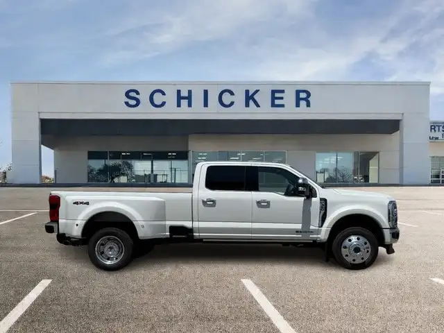2026 Ford F-450 Lariat 4WD Crew Cab DRW 8' Box's photo