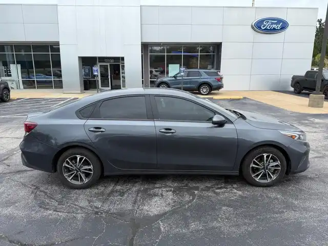 2024 Kia Forte LXS AT's photo