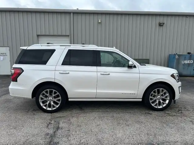2019 Ford Expedition Platinum's photo