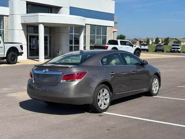 2011 Buick LaCrosse CXL photo 3
