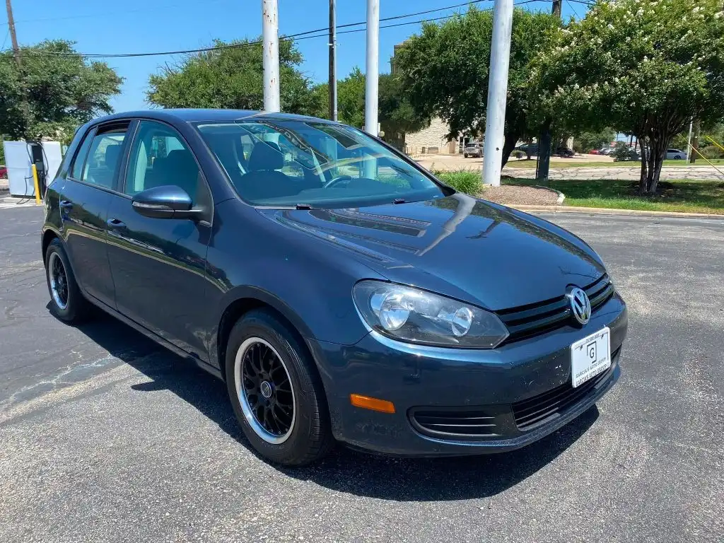 2014 Volkswagen Golf 2.5L 4-door Auto w/Conv. & Sunroof PZEV's photo