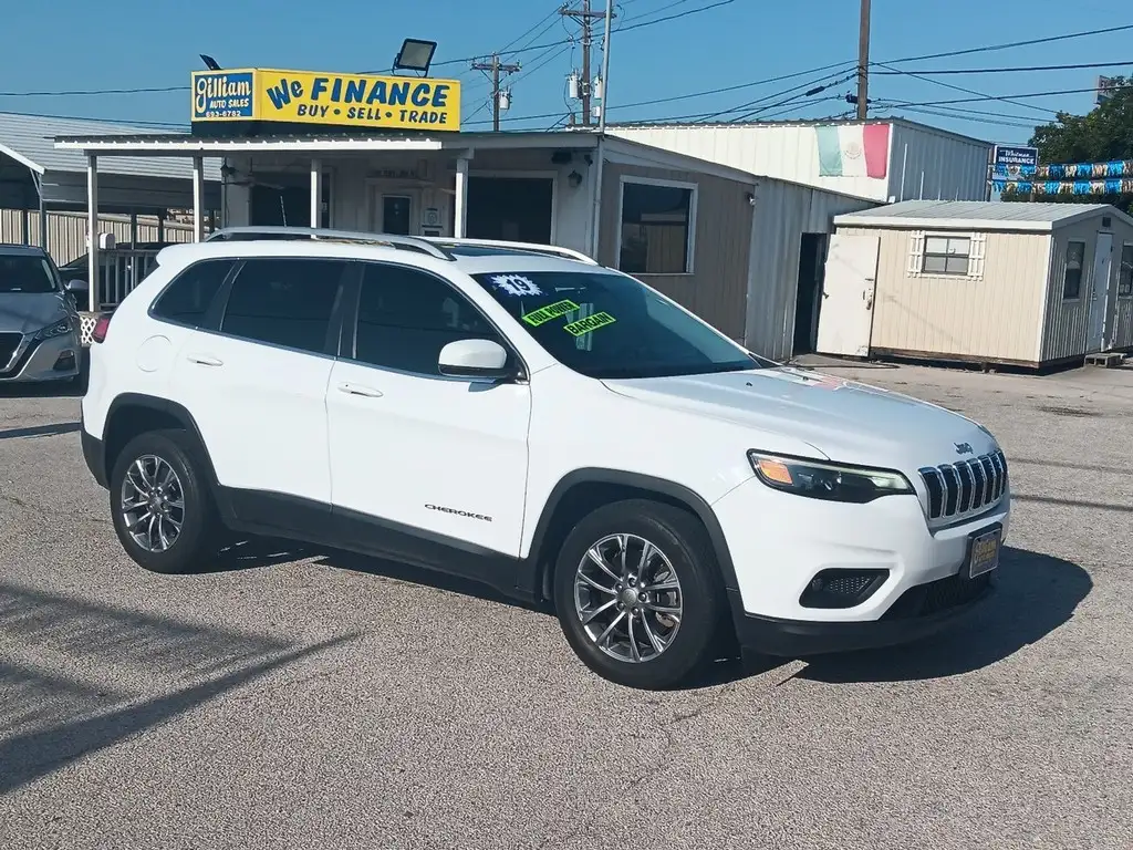 2019 Jeep Cherokee Latitude Plus's photo