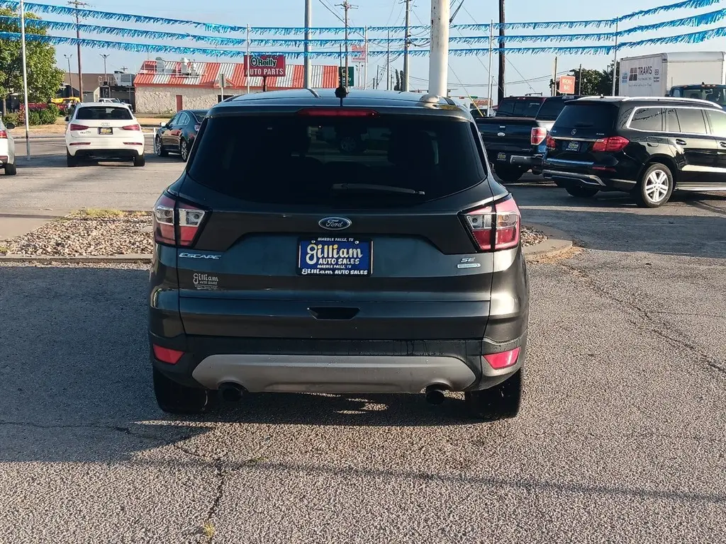 2017 Ford Escape SE photo 4