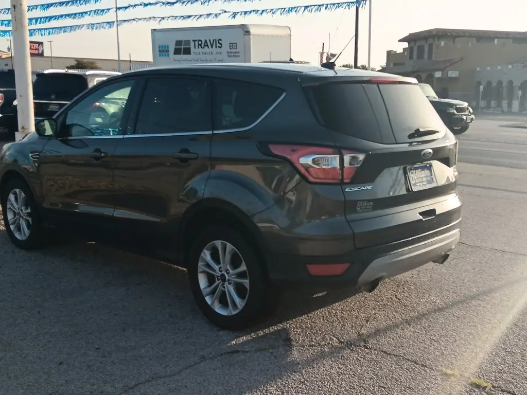 2017 Ford Escape SE photo 5