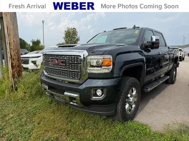 2019 GMC Sierra Denali 4WD Crew Cab Standard Box's photo