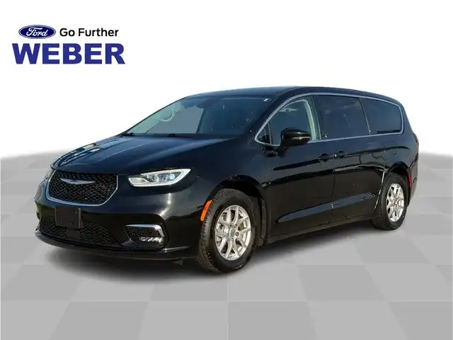 2024 Chrysler Pacifica Touring L's photo