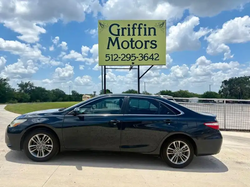 2017 Toyota Camry 2.5 Auto SE's photo