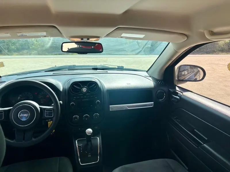 2014 Jeep Compass Sport photo 5