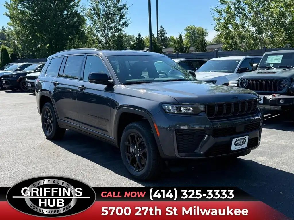2026 Jeep Grand Cherokee L Laredo Altitude 4x4's photo