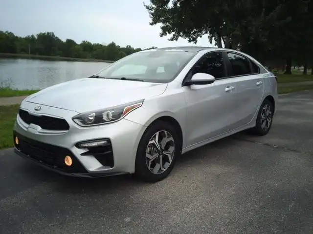 2021 Kia Forte LXS AT's photo