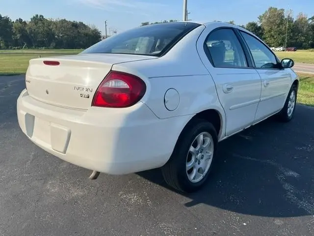 2005 Dodge Neon SXT photo 5