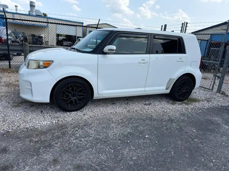 2011 Scion xB's photo