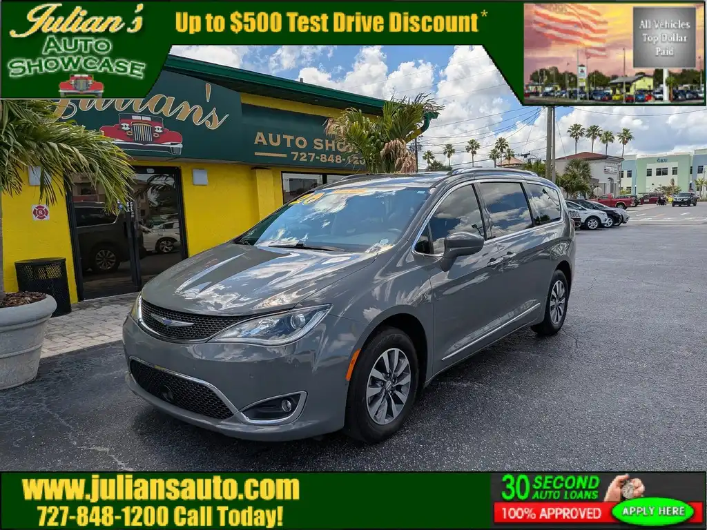 2020 Chrysler Pacifica Touring L Plus's photo