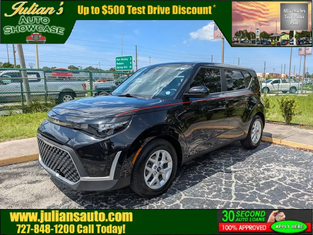 2023 Kia Soul 2.0 LX IVT's photo