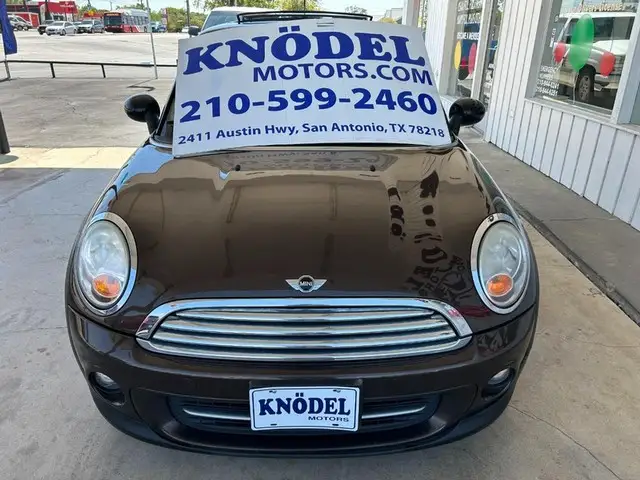 2011 MINI Cooper Base photo 1